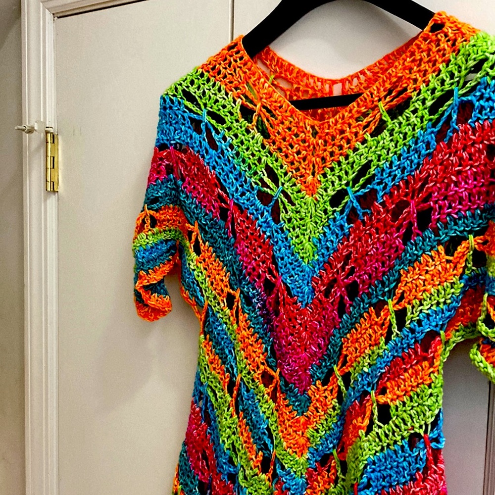 NWOT CROCHET HAND MADE V NECK DRESS